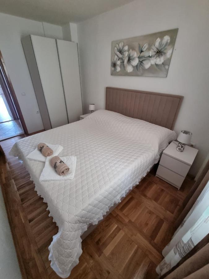 Apartments Ledic Krvavica Eksteriør billede