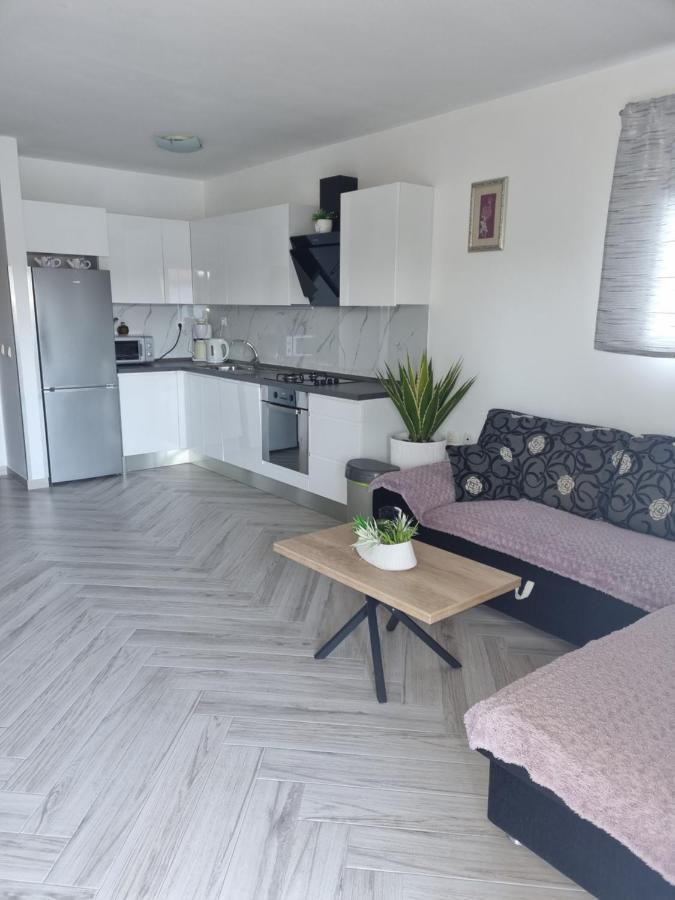 Apartments Ledic Krvavica Eksteriør billede